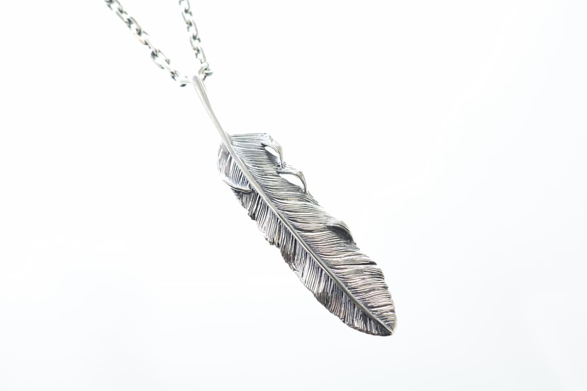 カテゴリ・フェザー[ネックレス・ペンダント]&yen;30,000〜39,999・白文字