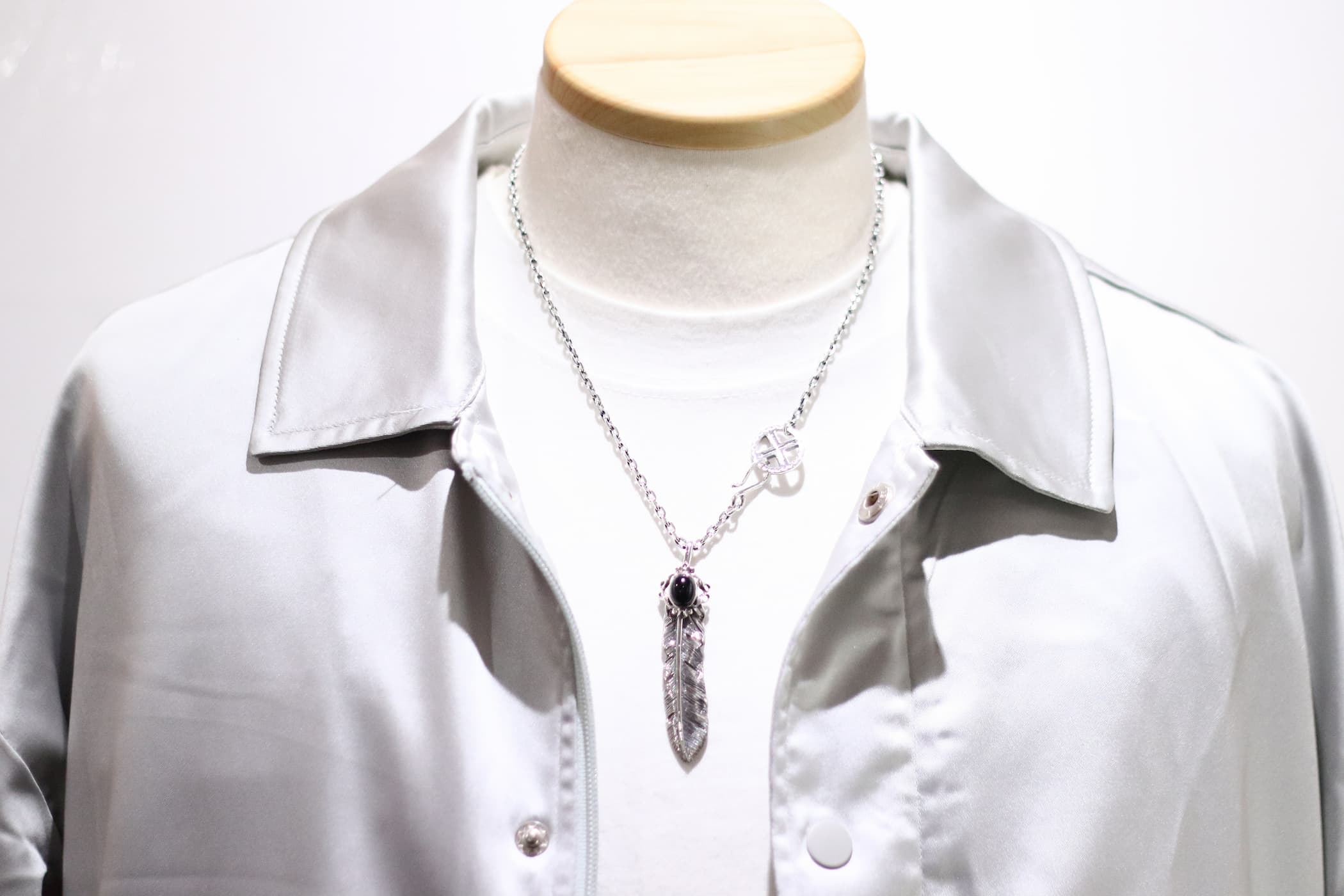 保障できる K Sjx フェザーペンダント ネックレス - lebonplant.com