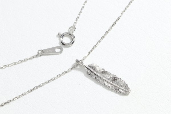 画像4: マイクロフェザーネックレス |Pt900|  (4)