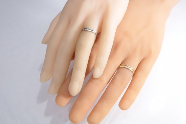 画像2: フェザーリング [ペア]  ■Pt900 3mm  ■K18YG 4mm  (2)